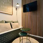 1 Bedroom Near Cavrois - *