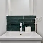 1 Bedroom Near Cavrois - * Croix