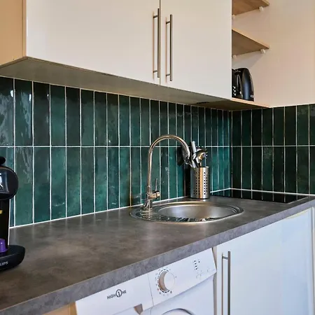 1 Bedroom Near Cavrois - *