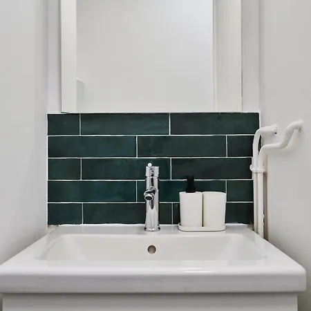 1 Bedroom Near Cavrois - * Croix