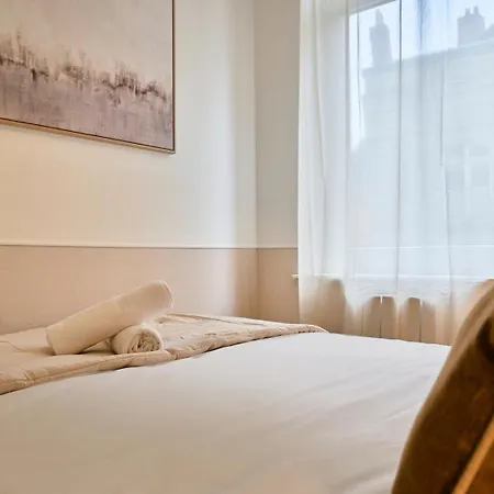 1 Bedroom Near Cavrois - Apartamento
