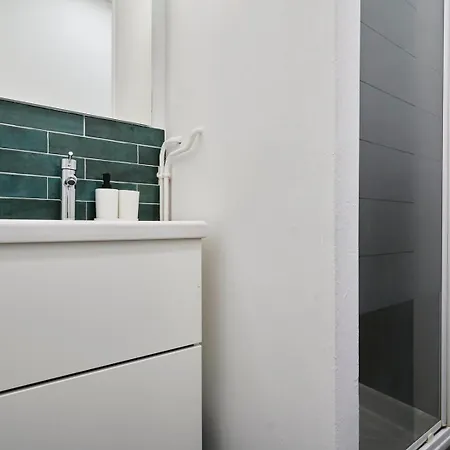 Apartmán 1 Bedroom Near Cavrois - *